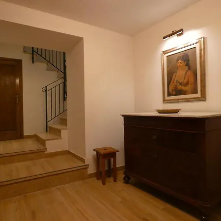 Scappo In Umbria, Casa Cavour